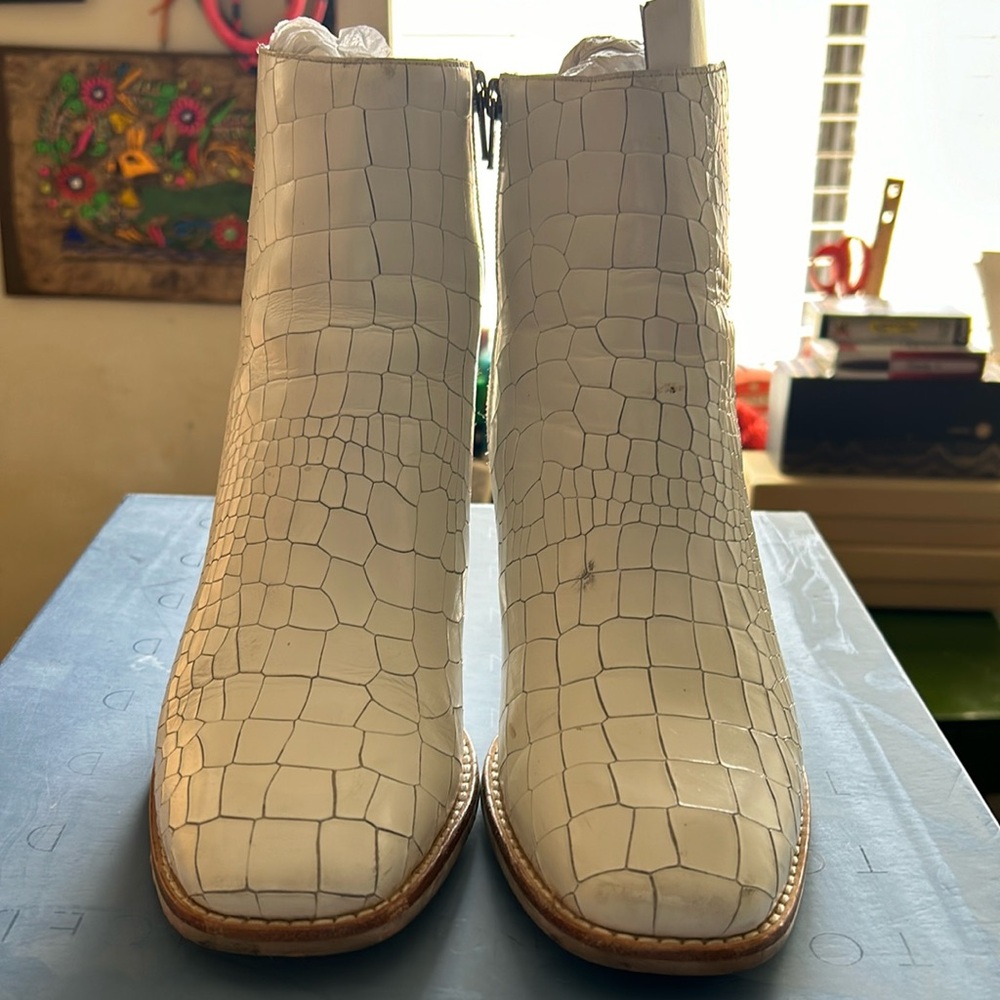 White snake effect lucite heel boots